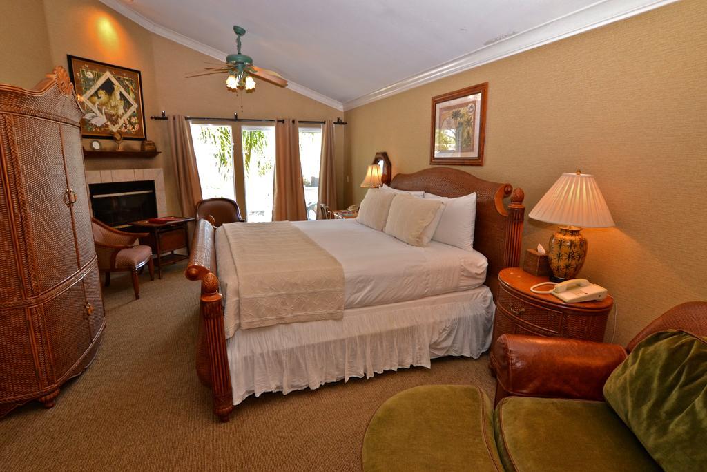 On The Beach Bed And Breakfast Cayucos Bagian luar foto
