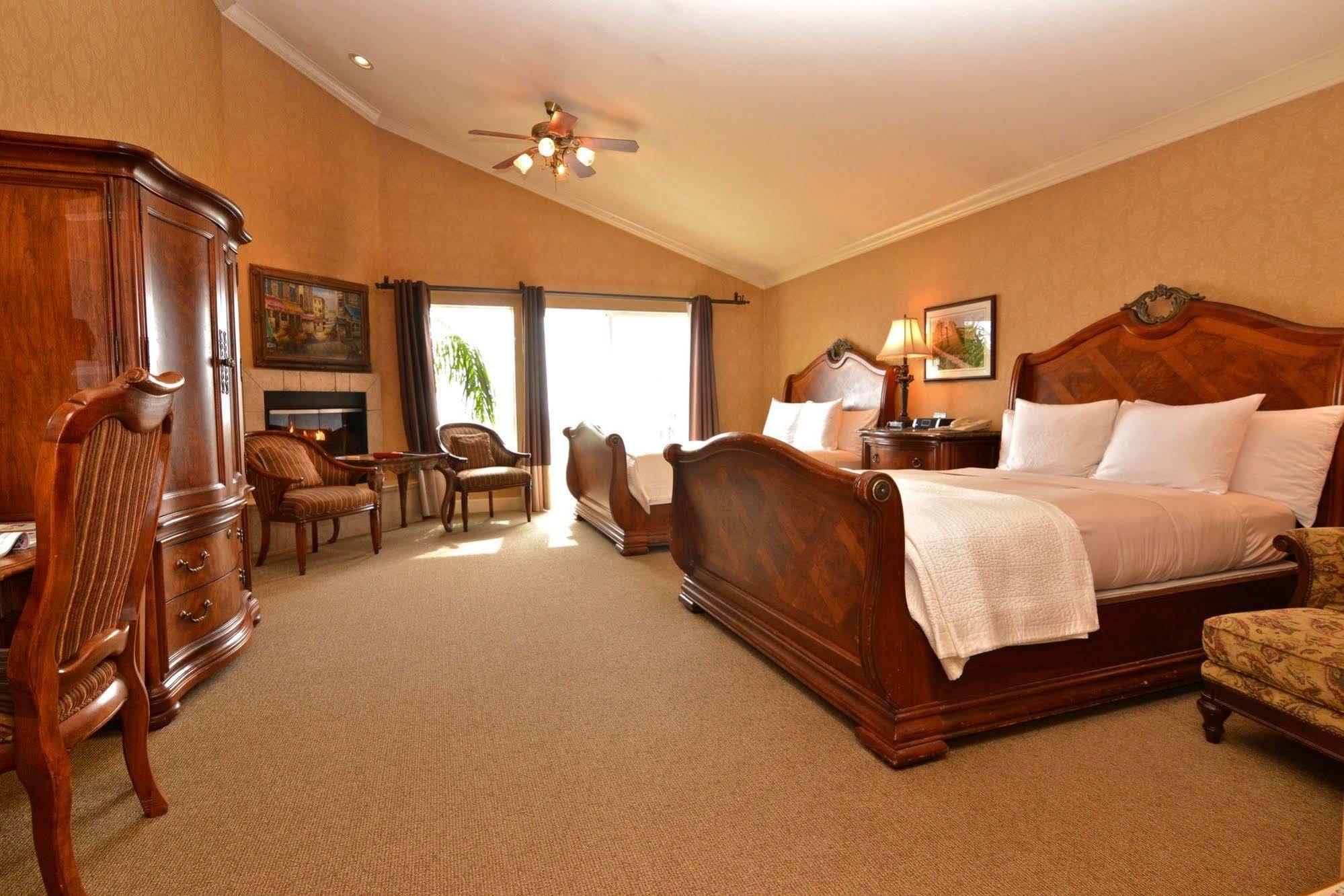 On The Beach Bed And Breakfast Cayucos Bagian luar foto